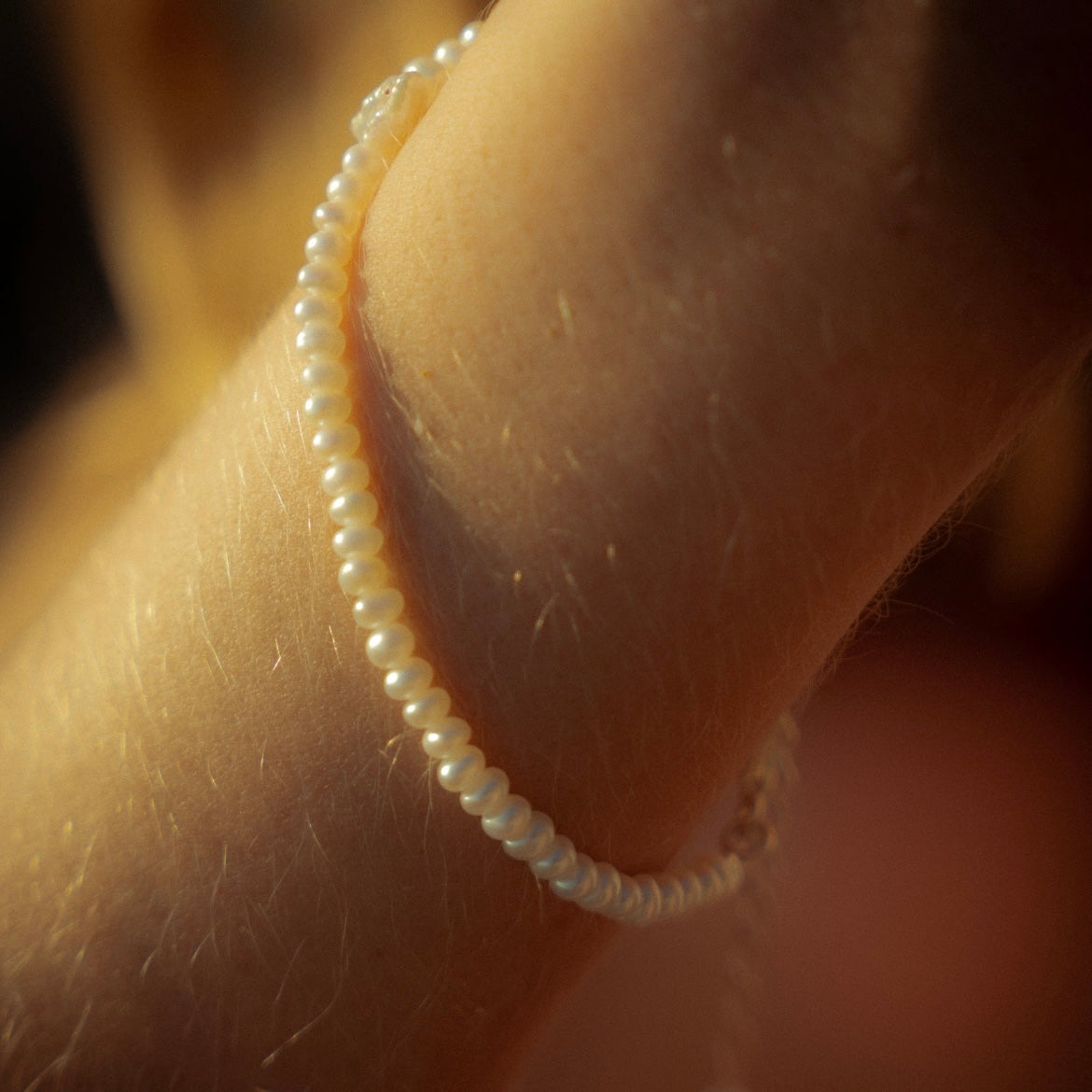 Flat pearl bracelet